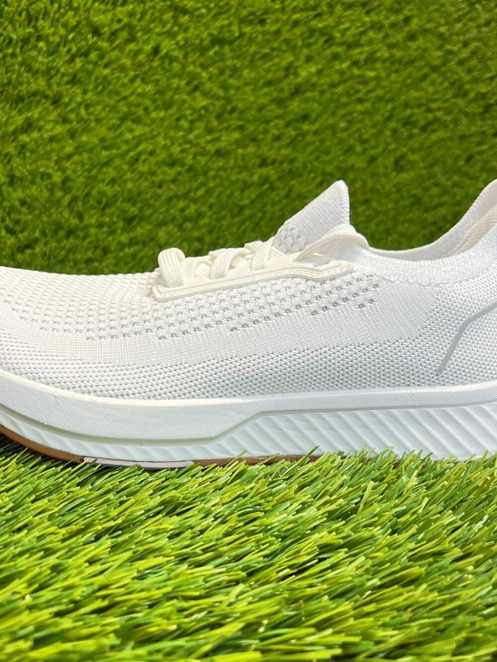 Flux Adapt Runner White Gum Womens Size 7 Running Athletic Walking Knit Shoes - Picture 3 of 10